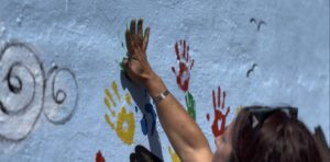 Palma Palmilla crea un mural de su diversidad cultural