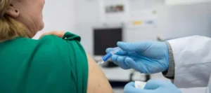 Expertos insisten en usar mascarilla en caso de tener síntomas de gripe - Hoy Málaga - 05/12/25